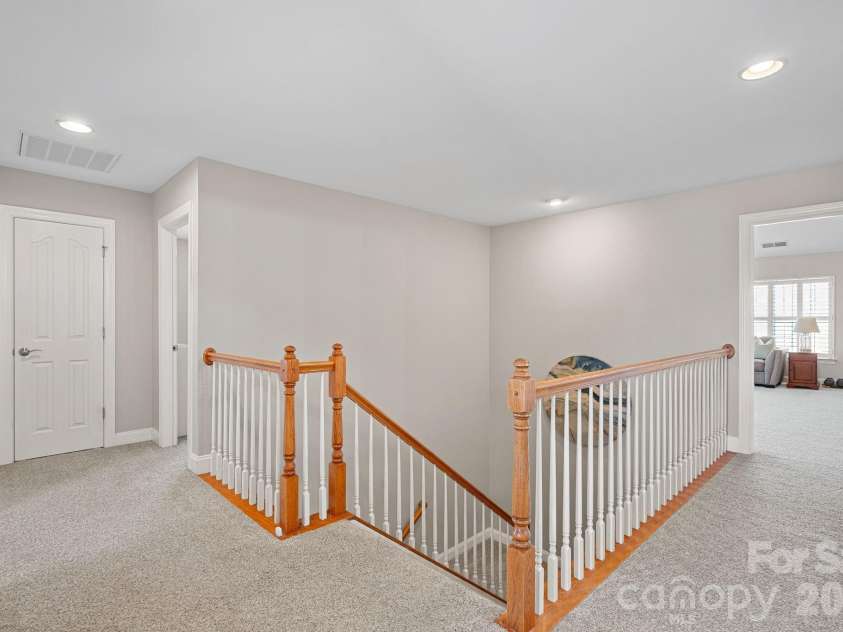 15748 Chipping Drive, Huntersville, NC 28078.  MLS# CAR4369340, YatesRealty ID 18040. 