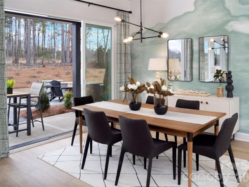 16012 Cloud Nine Court, Matthews, NC 28105.  MLS# CAR4349159, YatesRealty ID 18042. Dining area