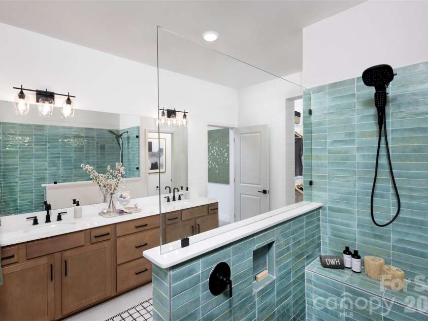 16012 Cloud Nine Court, Matthews, NC 28105.  MLS# CAR4349159, YatesRealty ID 18042. Primary bathroom