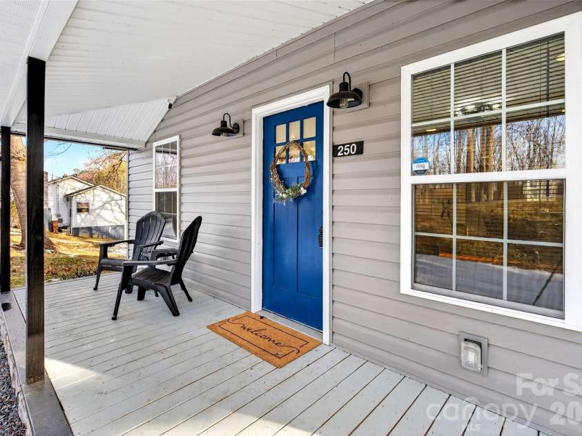 250 Seagle Street, Marion, NC 28752.  MLS# CAR4344177, YatesRealty ID 18043. 