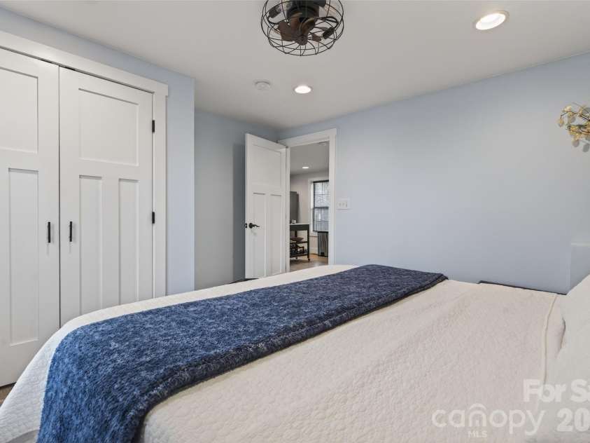 250 Seagle Street, Marion, NC 28752.  MLS# CAR4344177, YatesRealty ID 18043. 
