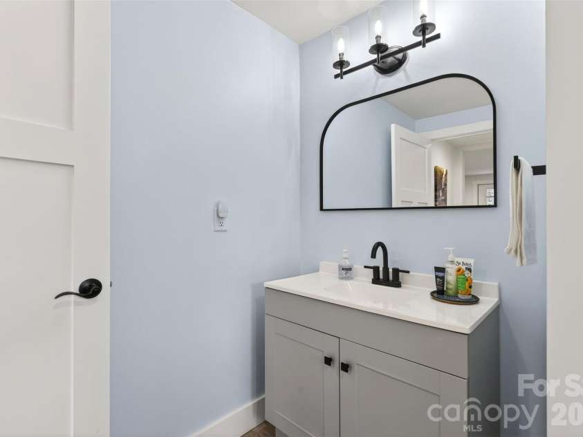 250 Seagle Street, Marion, NC 28752.  MLS# CAR4344177, YatesRealty ID 18043. 