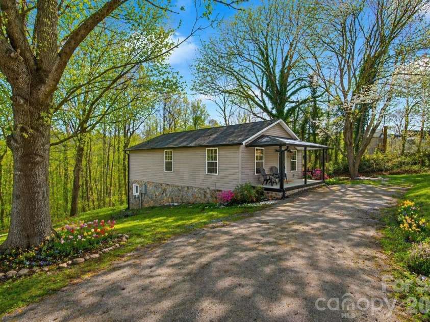 250 Seagle Street, Marion, NC 28752.  MLS# CAR4344177, YatesRealty ID 18043. Virtually staged