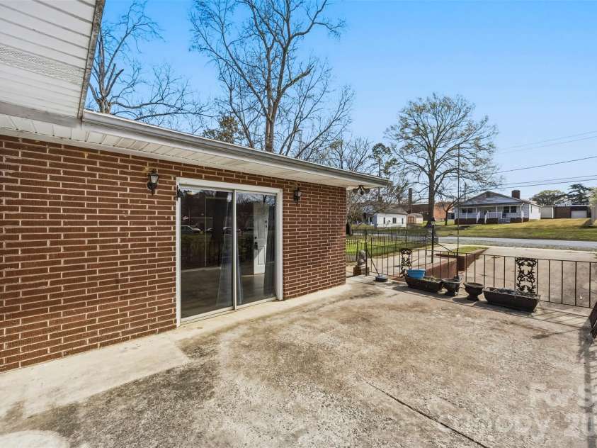 108 Washington Avenue, Bessemer City, NC 28016.  MLS# CAR4346403, YatesRealty ID 18044. 