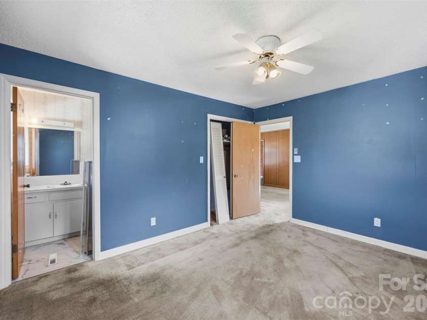 108 Washington Avenue, Bessemer City, NC 28016.  MLS# CAR4346403, YatesRealty ID 18044. 