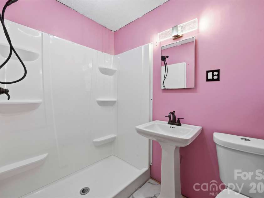 108 Washington Avenue, Bessemer City, NC 28016.  MLS# CAR4346403, YatesRealty ID 18044. 