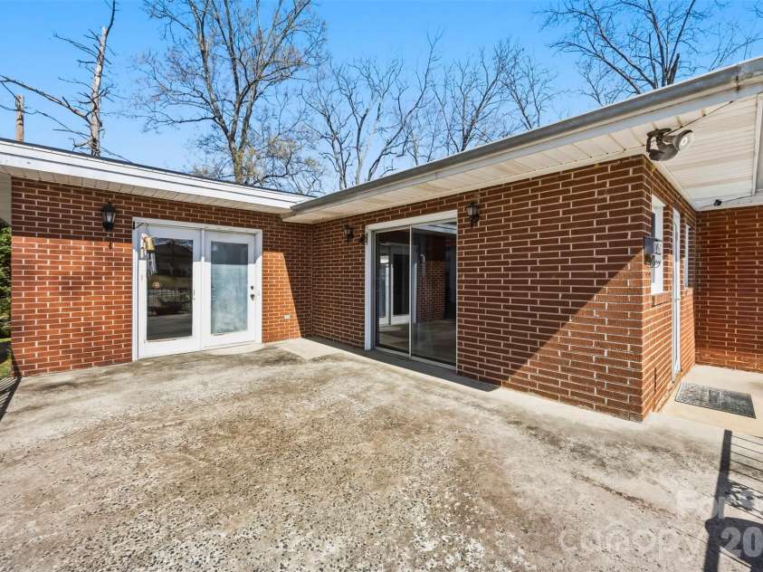108 Washington Avenue, Bessemer City, NC 28016.  MLS# CAR4346403, YatesRealty ID 18044. 