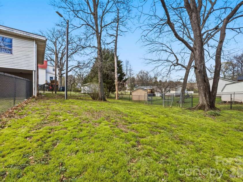 108 Washington Avenue, Bessemer City, NC 28016.  MLS# CAR4346403, YatesRealty ID 18044. 
