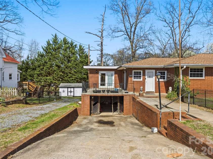 108 Washington Avenue, Bessemer City, NC 28016.  MLS# CAR4346403, YatesRealty ID 18044. 
