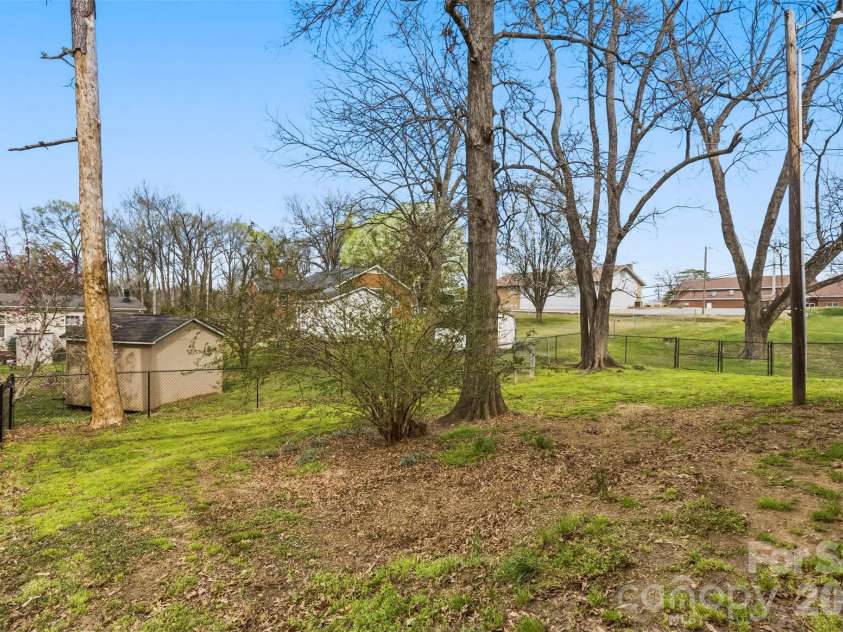 108 Washington Avenue, Bessemer City, NC 28016.  MLS# CAR4346403, YatesRealty ID 18044. 