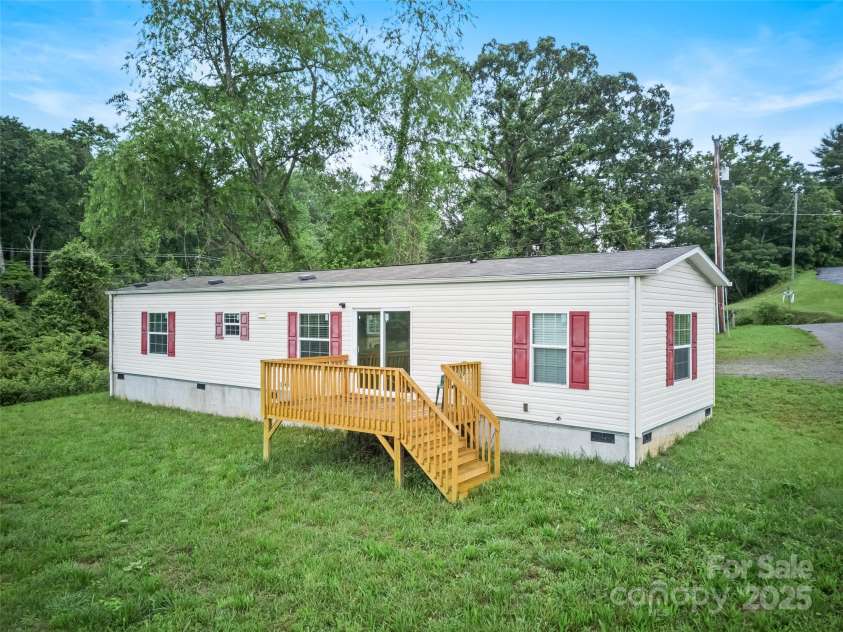 38 Kemp Road, Pisgah Forest, NC 28768.  MLS# CAR4265106, YatesRealty ID 18044. 