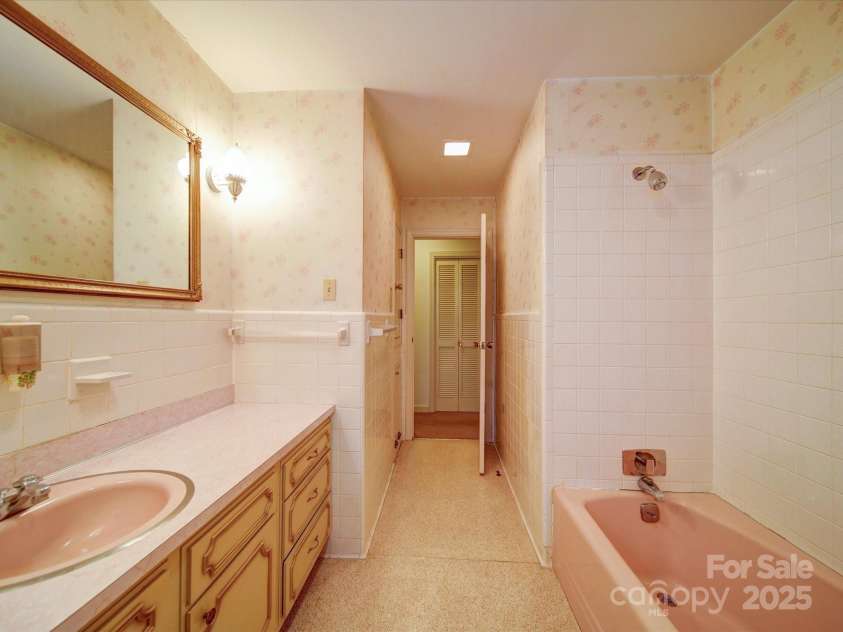 167 Cedar Lane, Troutman, NC 28166.  MLS# CAR4241635, YatesRealty ID 18045. 