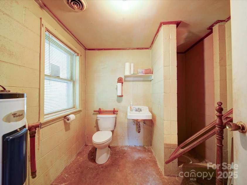 167 Cedar Lane, Troutman, NC 28166.  MLS# CAR4241635, YatesRealty ID 18045. 