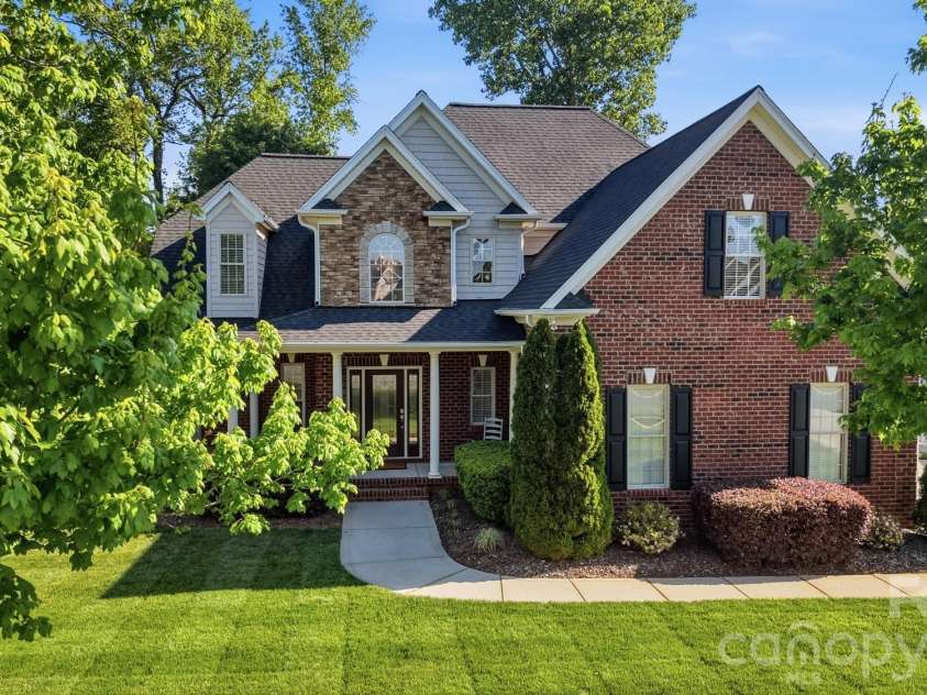123 Coral Rutledge Drive, Mount Holly, NC 28120.  MLS# CAR4373037, YatesRealty ID 18047. 