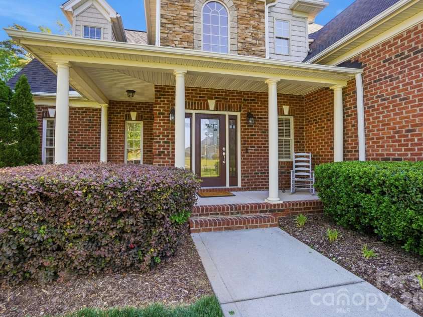 123 Coral Rutledge Drive, Mount Holly, NC 28120.  MLS# CAR4373037, YatesRealty ID 18047. 
