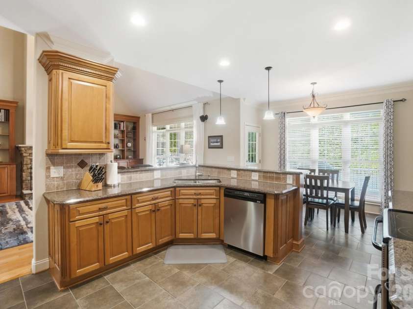 123 Coral Rutledge Drive, Mount Holly, NC 28120.  MLS# CAR4373037, YatesRealty ID 18047. 