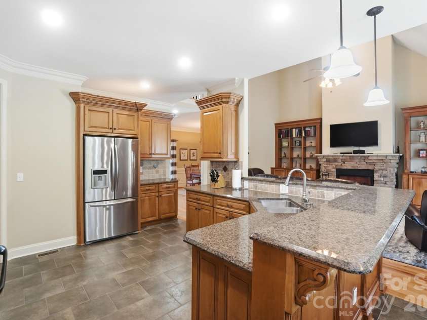 123 Coral Rutledge Drive, Mount Holly, NC 28120.  MLS# CAR4373037, YatesRealty ID 18047. 