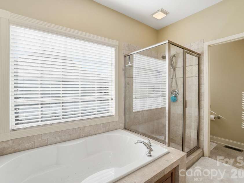 123 Coral Rutledge Drive, Mount Holly, NC 28120.  MLS# CAR4373037, YatesRealty ID 18047. 