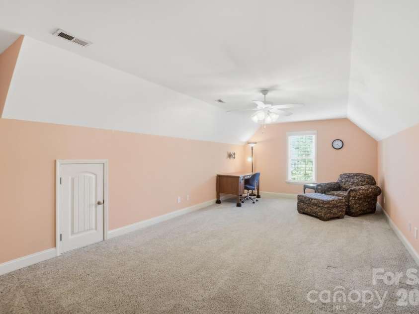 123 Coral Rutledge Drive, Mount Holly, NC 28120.  MLS# CAR4373037, YatesRealty ID 18047. 