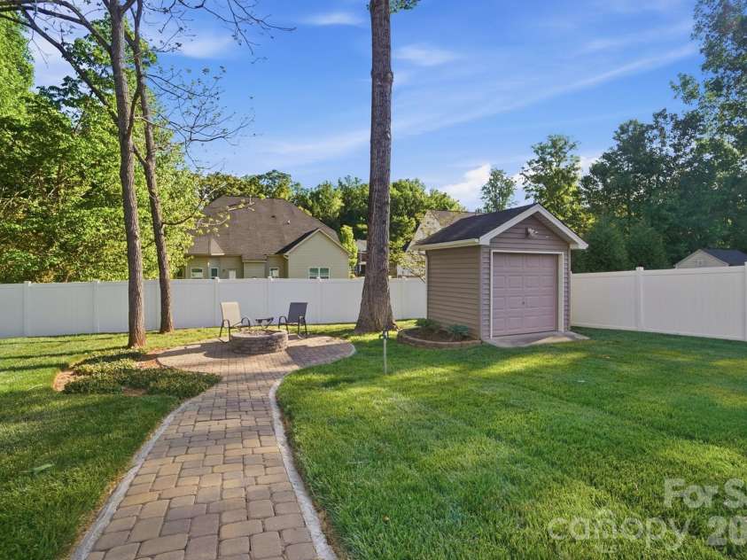 123 Coral Rutledge Drive, Mount Holly, NC 28120.  MLS# CAR4373037, YatesRealty ID 18047. 