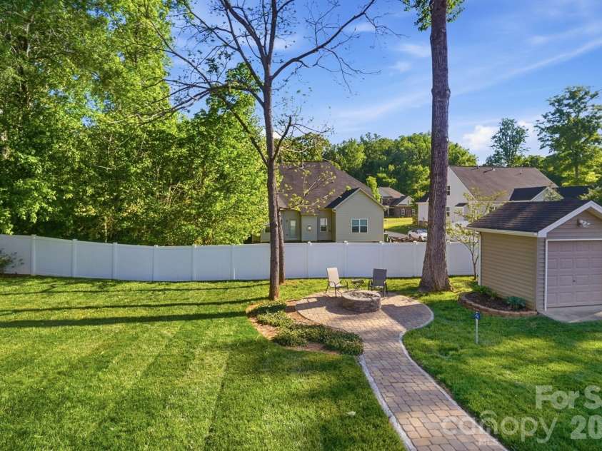 123 Coral Rutledge Drive, Mount Holly, NC 28120.  MLS# CAR4373037, YatesRealty ID 18047. 