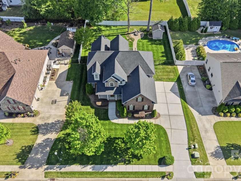 123 Coral Rutledge Drive, Mount Holly, NC 28120.  MLS# CAR4373037, YatesRealty ID 18047. 