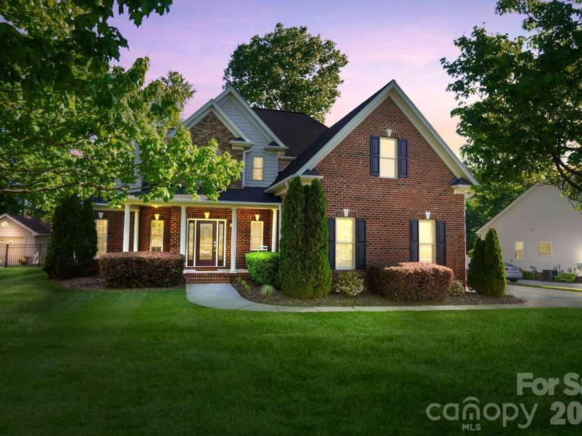 123 Coral Rutledge Drive, Mount Holly, NC 28120.  MLS# CAR4373037, YatesRealty ID 18047. 