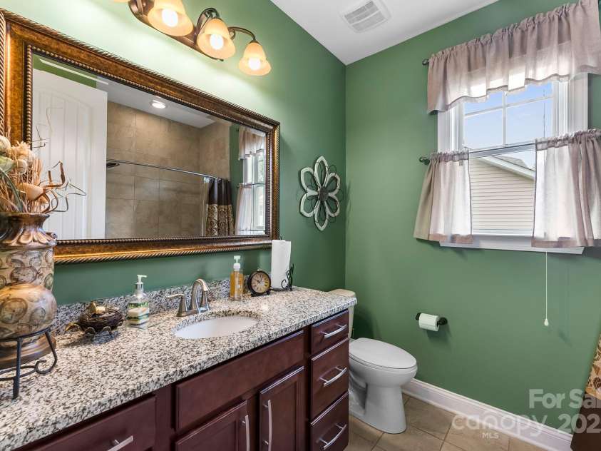 708 Ardent Trail, Belmont, NC 28012.  MLS# CAR4267036, YatesRealty ID 18047. Bathroom 2