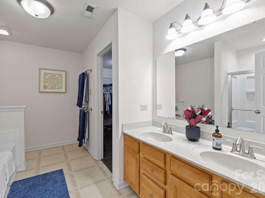 4017 Sherri Lane, Fort Mill, SC 29715.  MLS# CAR4367528, YatesRealty ID 18048. Master Bath