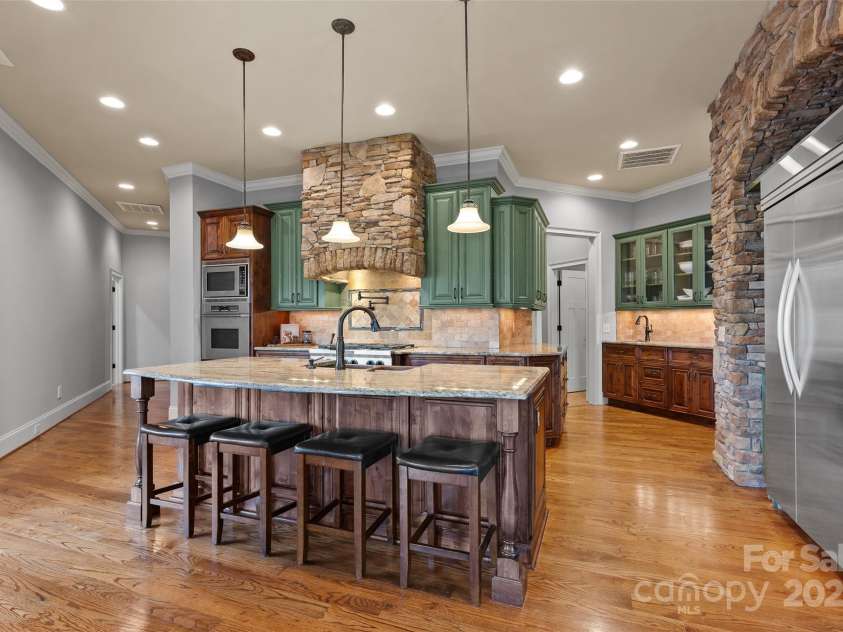 135 Frostcliff Lane, Mooresville, NC 28117.  MLS# CAR4240734, YatesRealty ID 18049. 