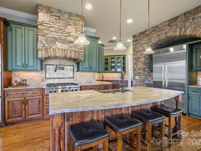 135 Frostcliff Lane, Mooresville, NC 28117.  MLS# CAR4240734, YatesRealty ID 18049. 