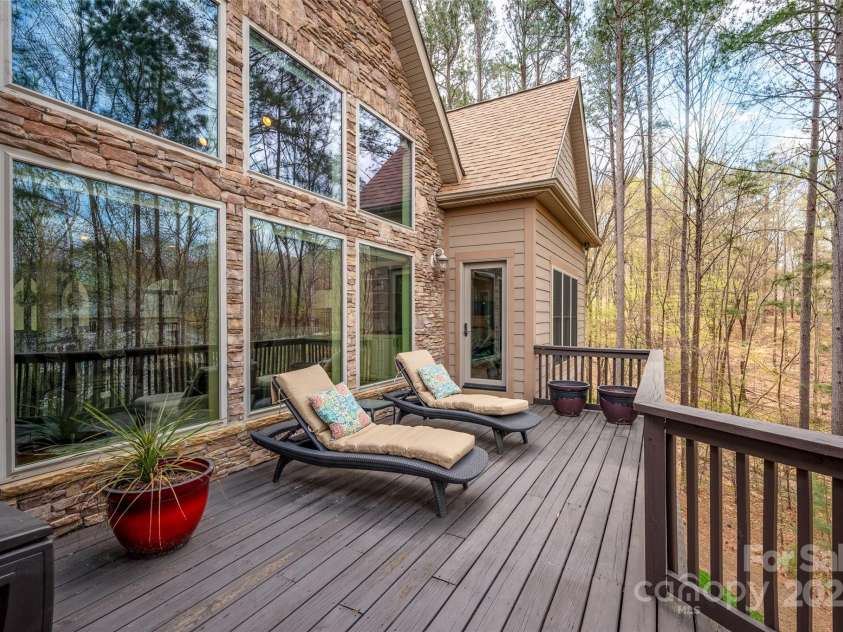 135 Frostcliff Lane, Mooresville, NC 28117.  MLS# CAR4240734, YatesRealty ID 18049. 