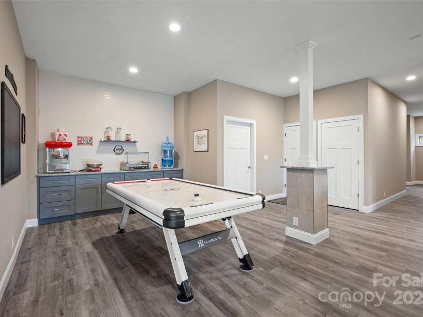 135 Frostcliff Lane, Mooresville, NC 28117.  MLS# CAR4240734, YatesRealty ID 18049. 