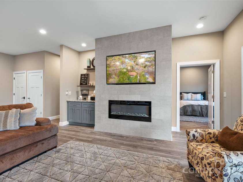 135 Frostcliff Lane, Mooresville, NC 28117.  MLS# CAR4240734, YatesRealty ID 18049. 