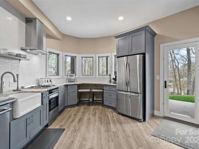 135 Frostcliff Lane, Mooresville, NC 28117.  MLS# CAR4240734, YatesRealty ID 18049. 