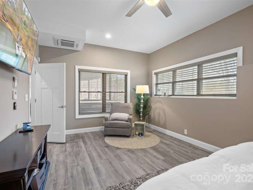 135 Frostcliff Lane, Mooresville, NC 28117.  MLS# CAR4240734, YatesRealty ID 18049. 