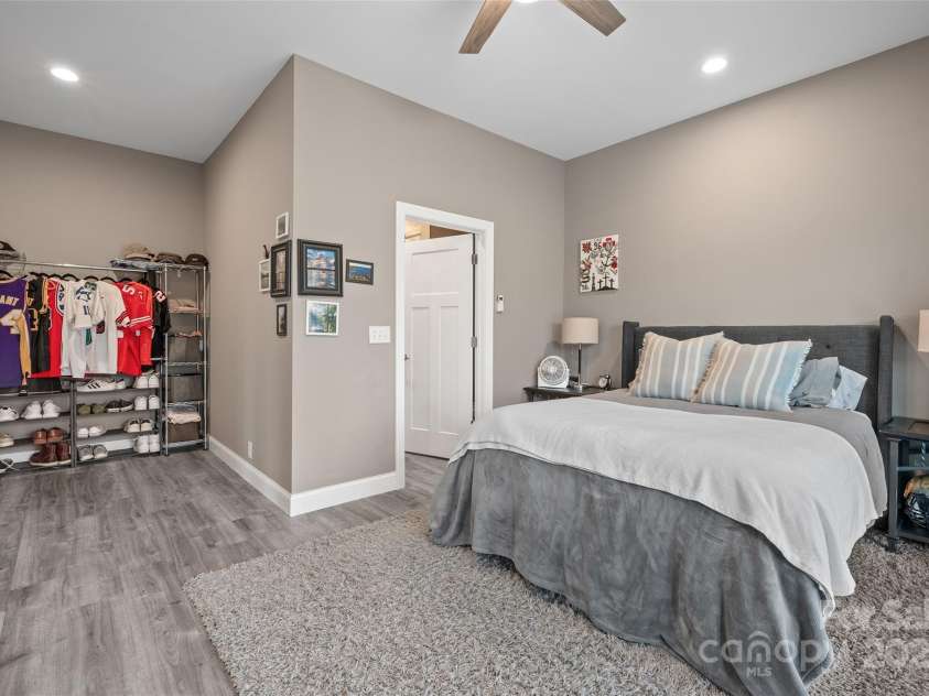 135 Frostcliff Lane, Mooresville, NC 28117.  MLS# CAR4240734, YatesRealty ID 18049. 