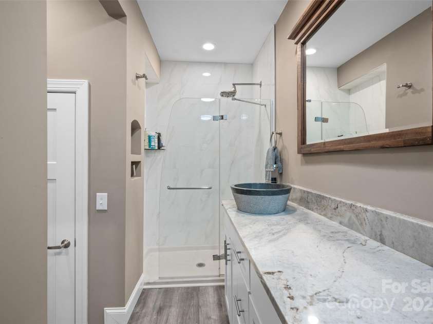 135 Frostcliff Lane, Mooresville, NC 28117.  MLS# CAR4240734, YatesRealty ID 18049. 