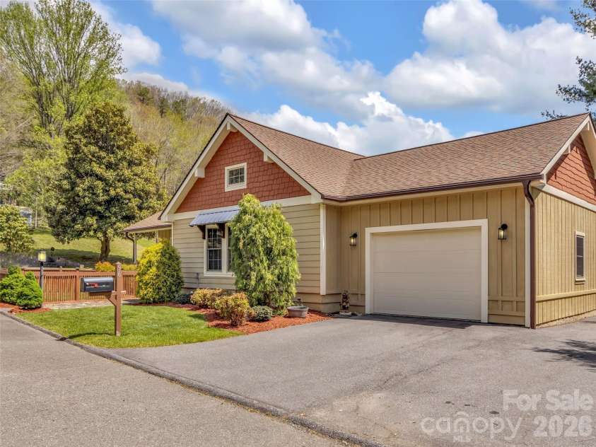 96 Garden Court, Maggie Valley, NC 28751.  MLS# CAR4371923, YatesRealty ID 18049. 