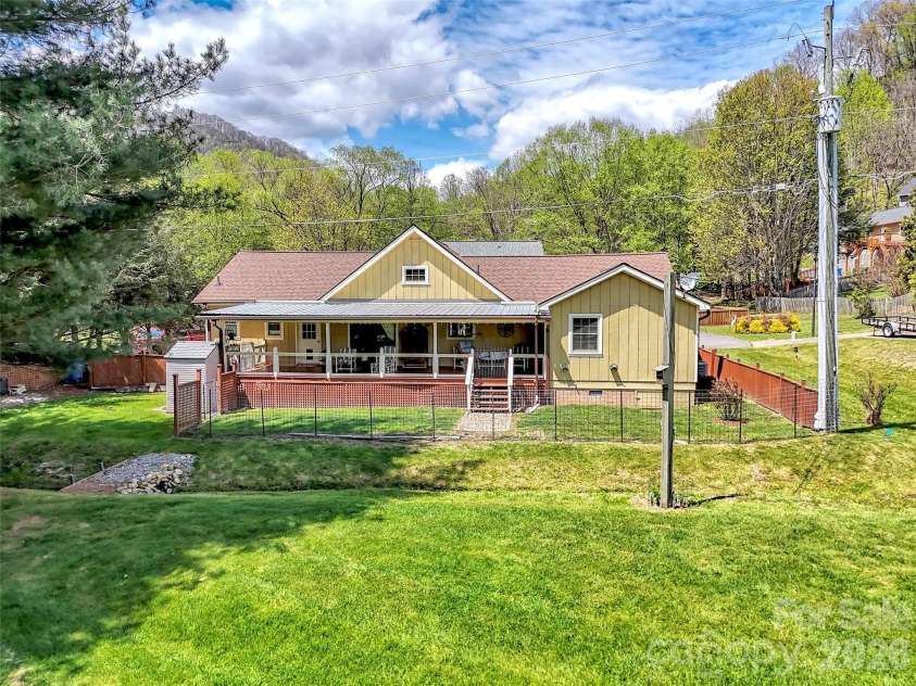 96 Garden Court, Maggie Valley, NC 28751.  MLS# CAR4371923, YatesRealty ID 18049. 