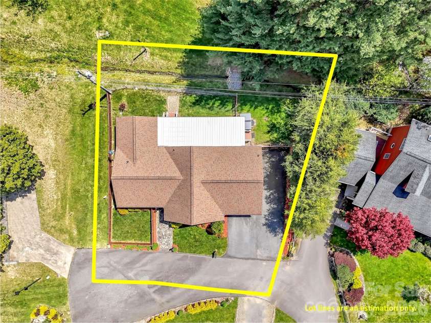 96 Garden Court, Maggie Valley, NC 28751.  MLS# CAR4371923, YatesRealty ID 18049. 