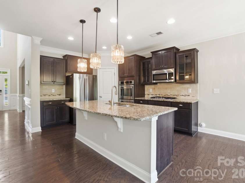 9407 Inverness Bay Road, Charlotte, NC 28278.  MLS# CAR4375072, YatesRealty ID 18050. 