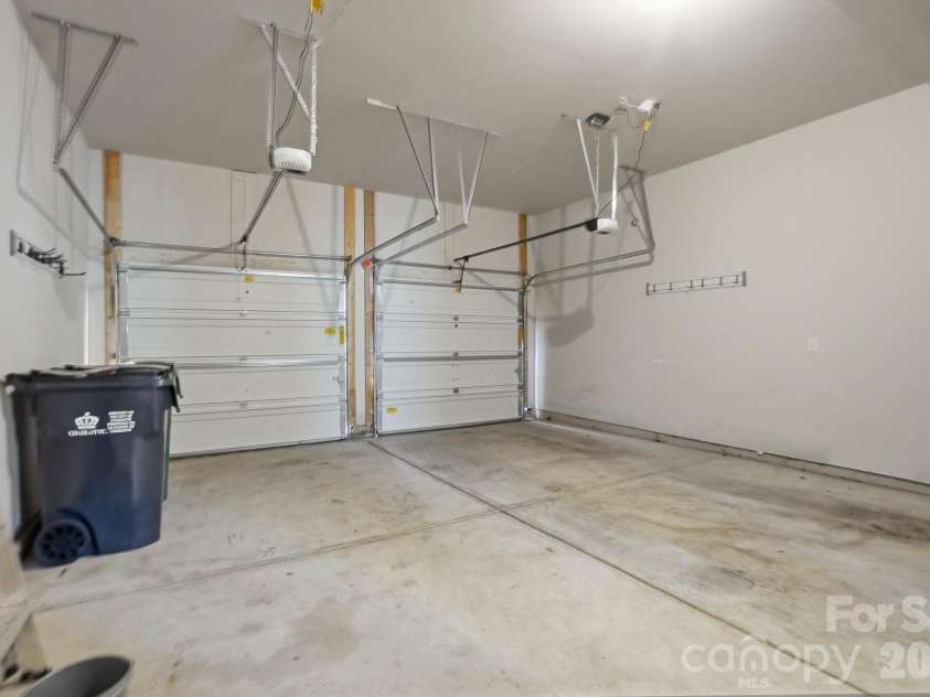 9407 Inverness Bay Road, Charlotte, NC 28278.  MLS# CAR4375072, YatesRealty ID 18050. 