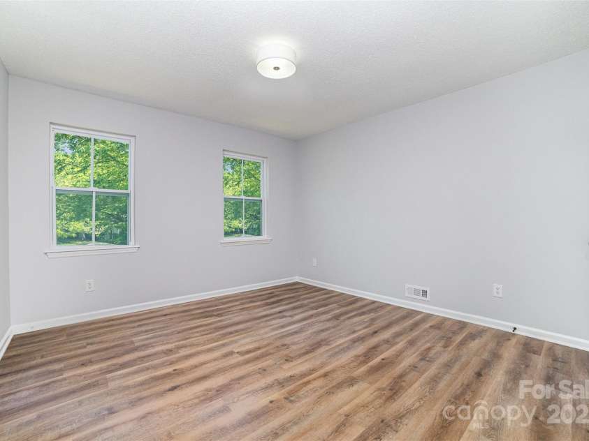 1640 English Knoll Drive, Matthews, NC 28105.  MLS# CAR4249167, YatesRealty ID 18051. Upstairs Bedroom #2