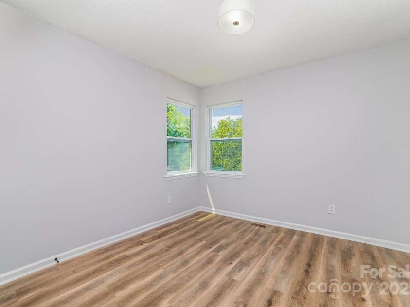 1640 English Knoll Drive, Matthews, NC 28105.  MLS# CAR4249167, YatesRealty ID 18051. Upstairs Bedroom #3