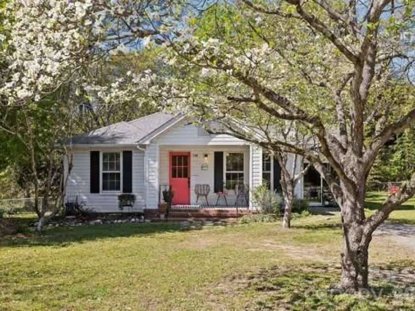 108 Faulkner Street, Clover, SC 29710.  MLS# CAR4363626, YatesRealty ID 18052. 