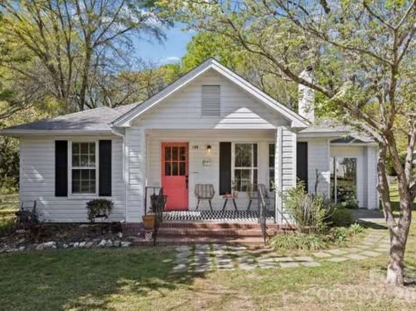 108 Faulkner Street, Clover, SC 29710.  MLS# CAR4363626, YatesRealty ID 18052. 