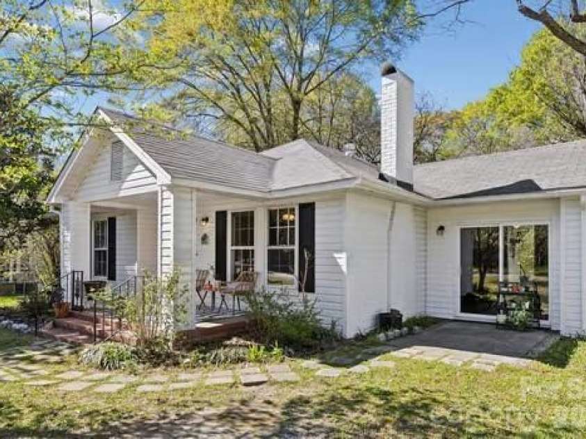 108 Faulkner Street, Clover, SC 29710.  MLS# CAR4363626, YatesRealty ID 18052. 