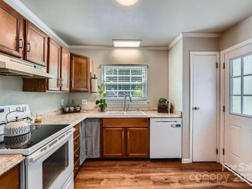 2009 Pinevalley Road, Rock Hill, SC 29732.  MLS# CAR4261229, YatesRealty ID 18052. 