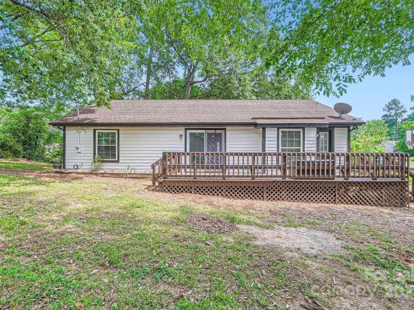 2009 Pinevalley Road, Rock Hill, SC 29732.  MLS# CAR4261229, YatesRealty ID 18052. 